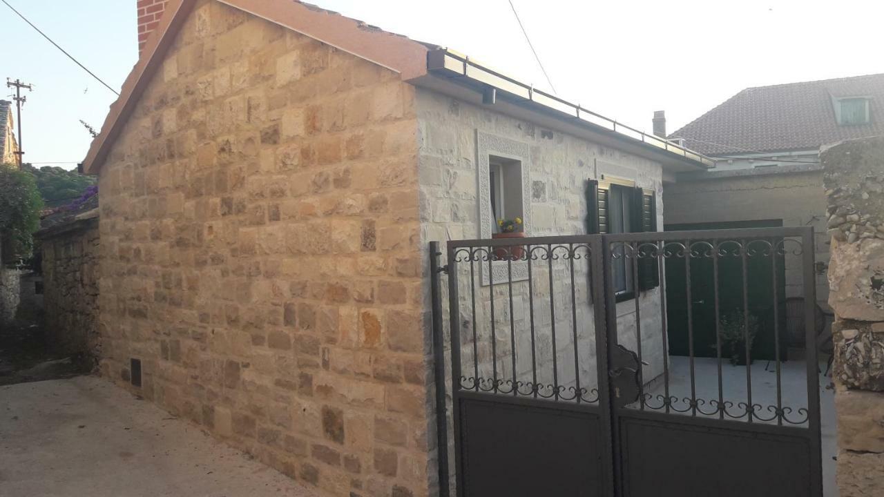 Studio Apartment Matoni Postira Exterior foto
